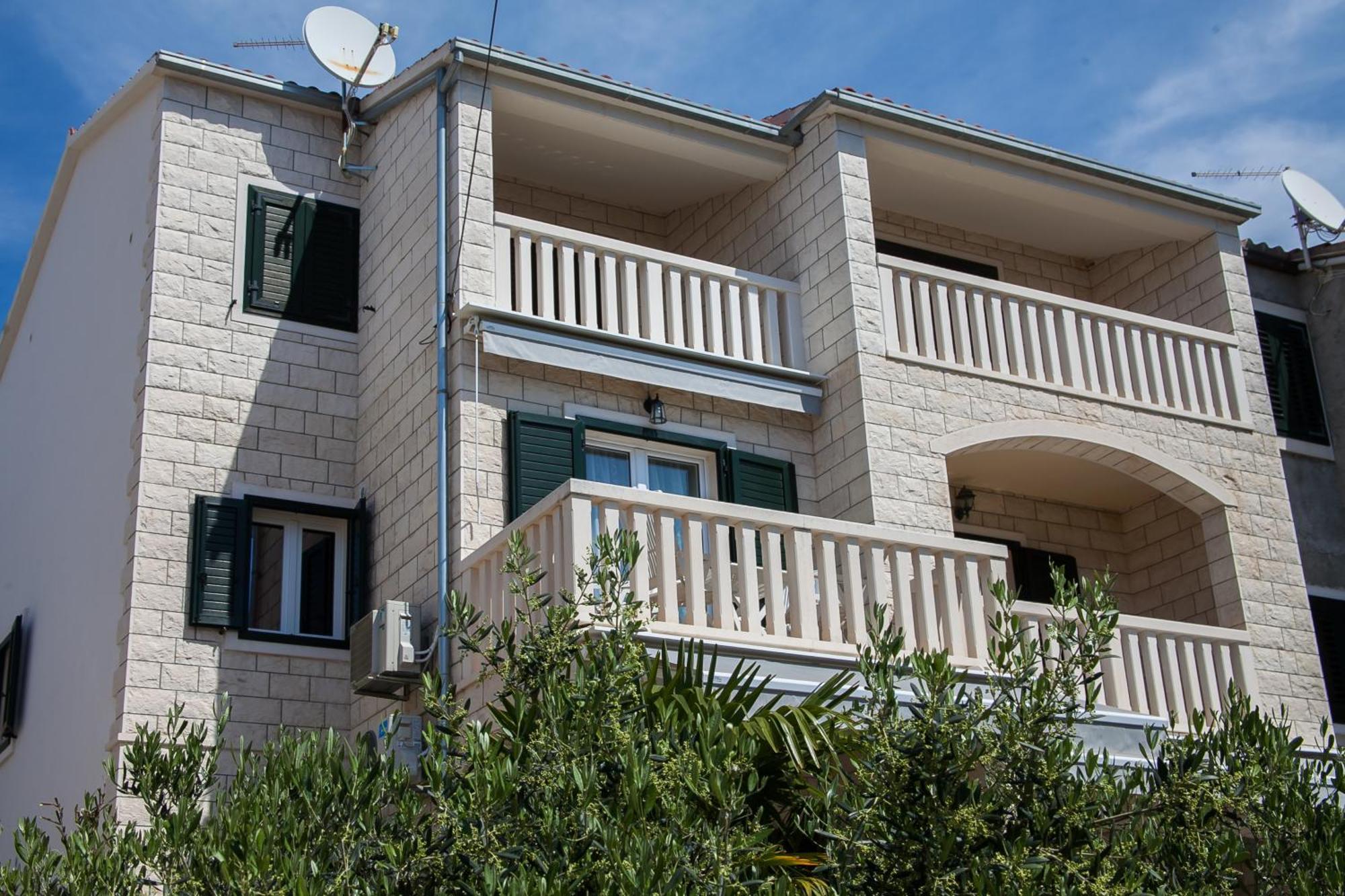 Sirius Apartments Bol Exterior photo